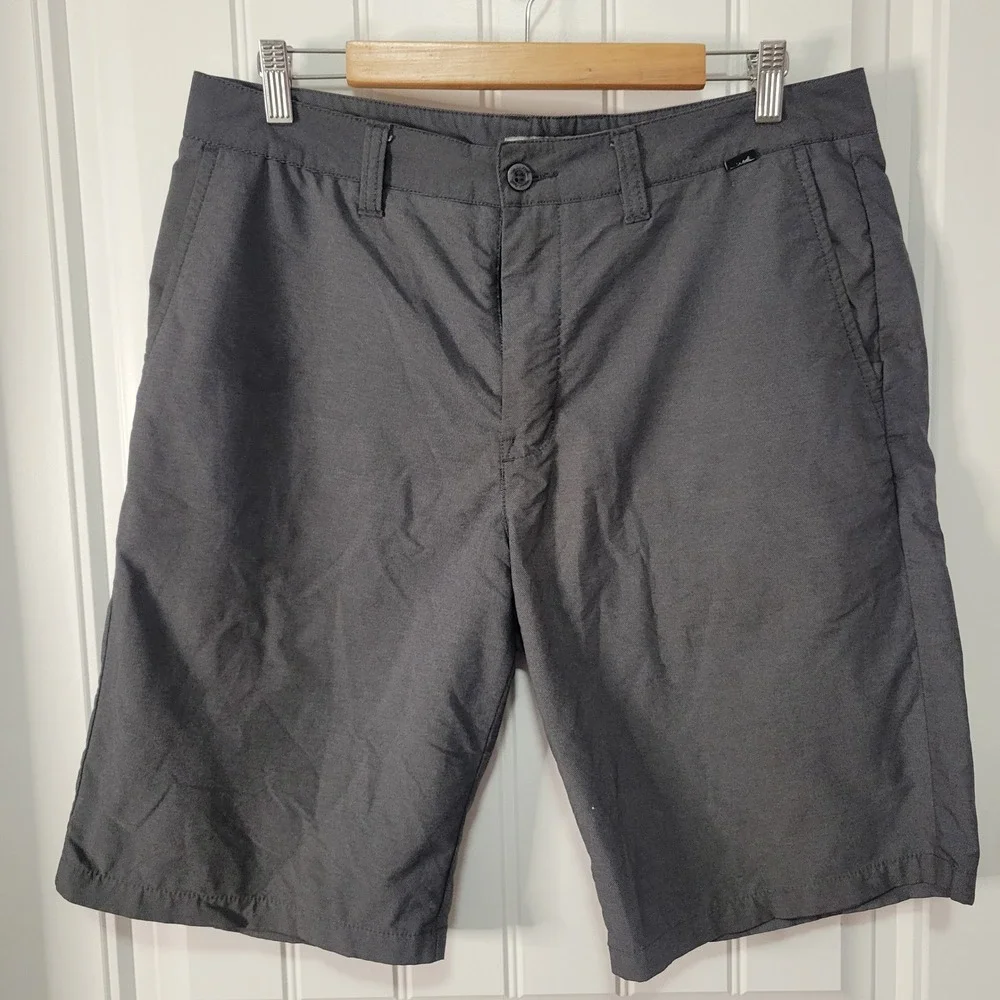 Travis Mathew Men's Gray Golf‎ Shorts Size 34 Lightweight Casual Athletic